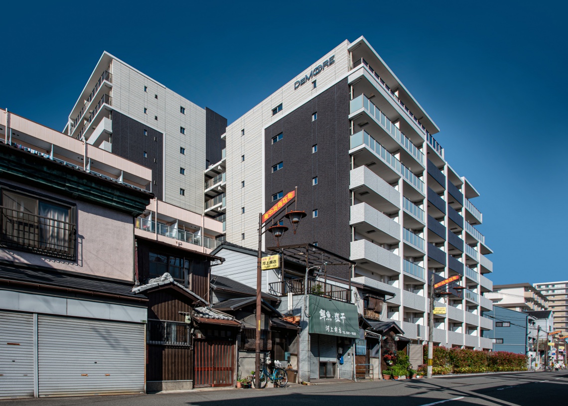 外観(昼景/南西)